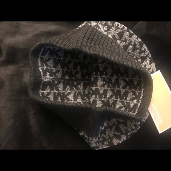 Michael Kors toboggan - Picture 2 of 4